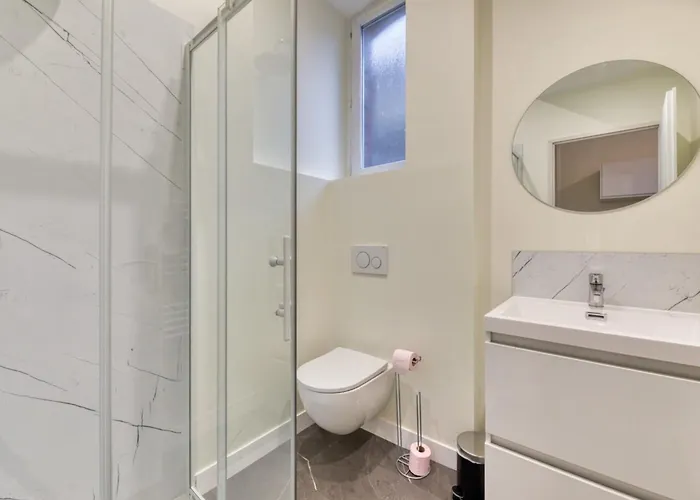 Emma Mignon F2 Proche De La Gare * Ρουέν